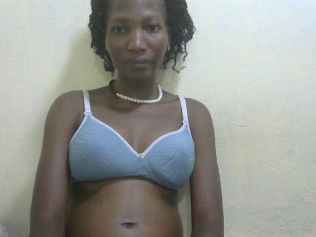 Slimpetite live cam on BongaCams