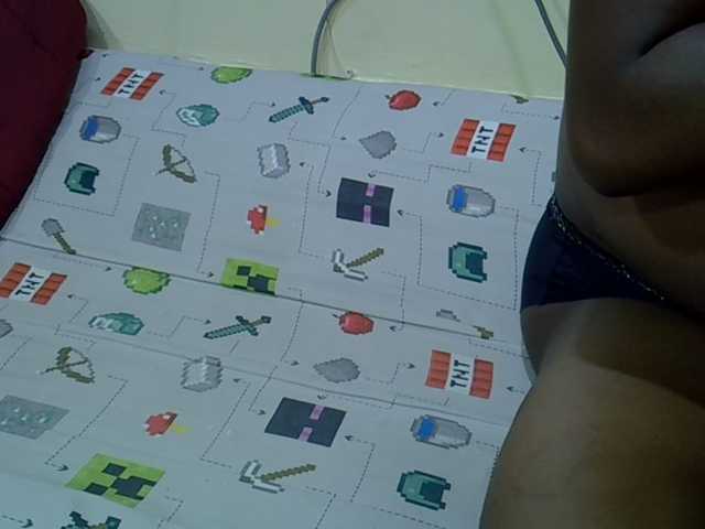 Slimpetite live cam on BongaCams