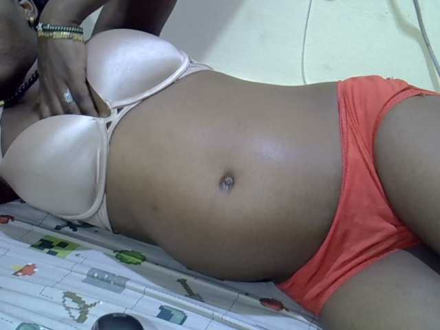 Slimpetite live cam on BongaCams