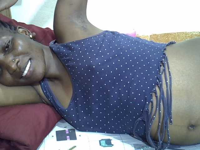 Slimpetite live cam on BongaCams