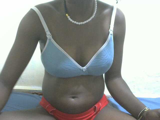 Slimpetite live cam on UnifiedCams