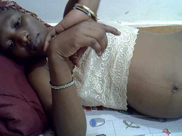 Slimpetite live cam on BongaCams