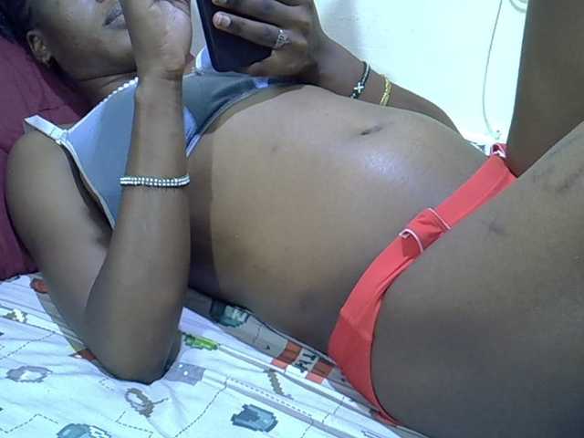 Slimpetite live cam on BongaCams