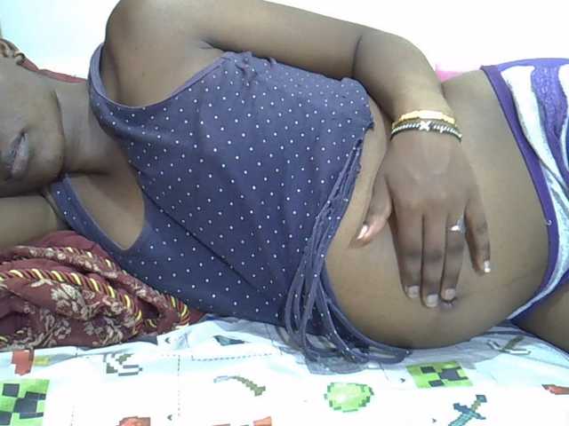 Slimpetite live cam on BongaCams