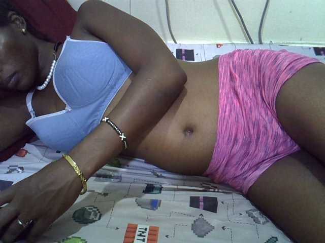Slimpetite live cam on BongaCams