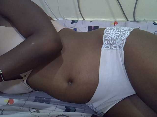 Slimpetite live cam on BongaCams