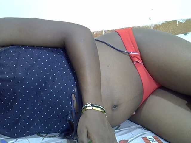 Slimpetite live cam on BongaCams