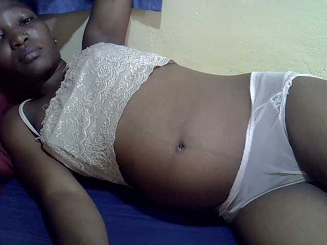 Slimpetite live cam on BongaCams