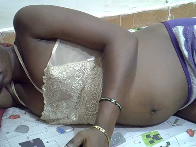 Slimpetite live cam on BongaCams