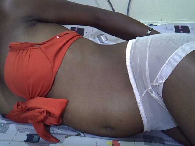 Slimpetite live cam on BongaCams