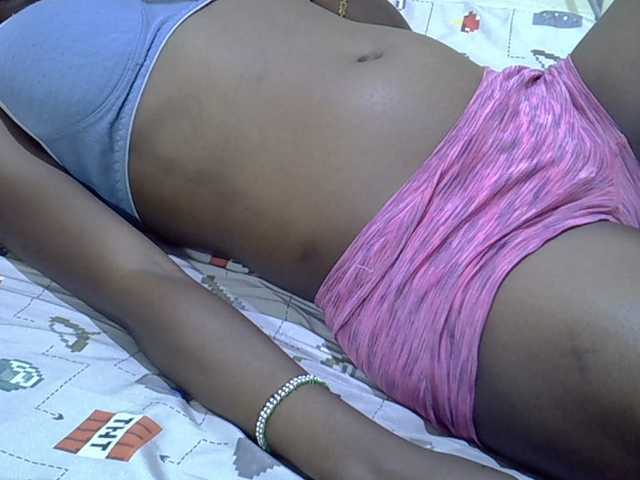 Slimpetite live cam on BongaCams