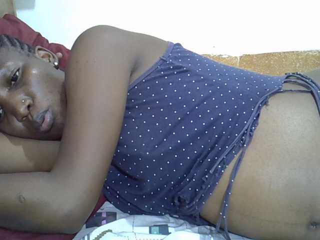 Slimpetite live cam on BongaCams