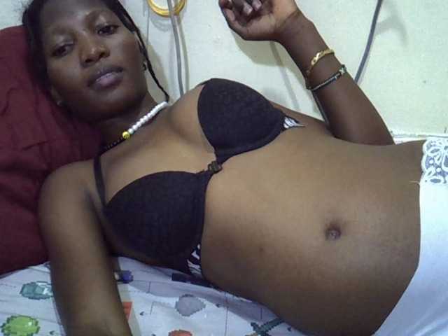 Slimpetite live cam on BongaCams