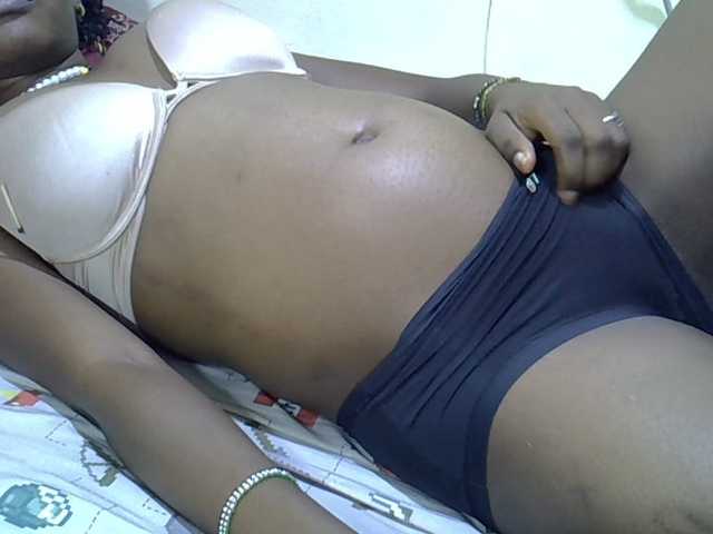 Slimpetite live cam on BongaCams