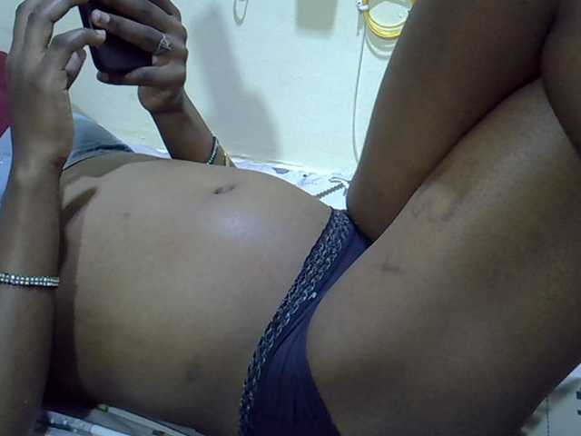 Slimpetite live cam on BongaCams