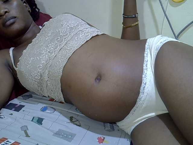 Slimpetite live cam on BongaCams