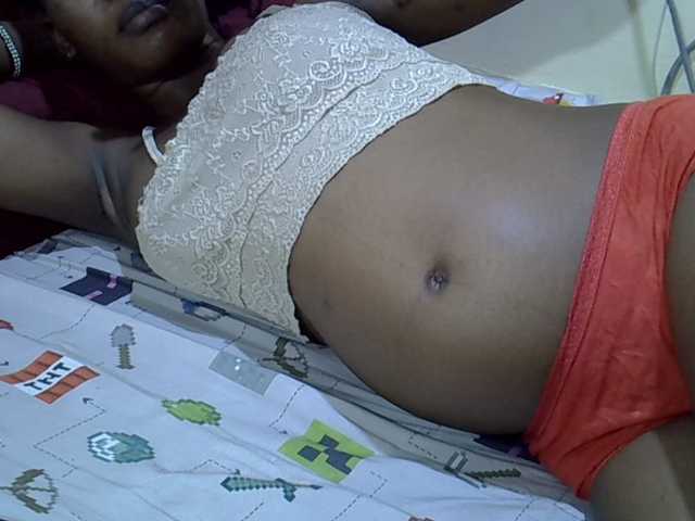 Slimpetite live cam on BongaCams