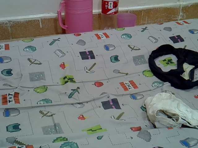 Slimpetite live cam on BongaCams