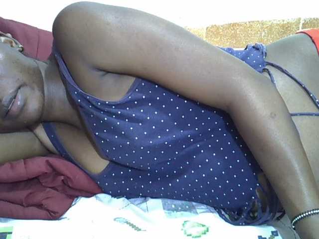 Slimpetite live cam on BongaCams