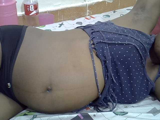 Slimpetite live cam on BongaCams