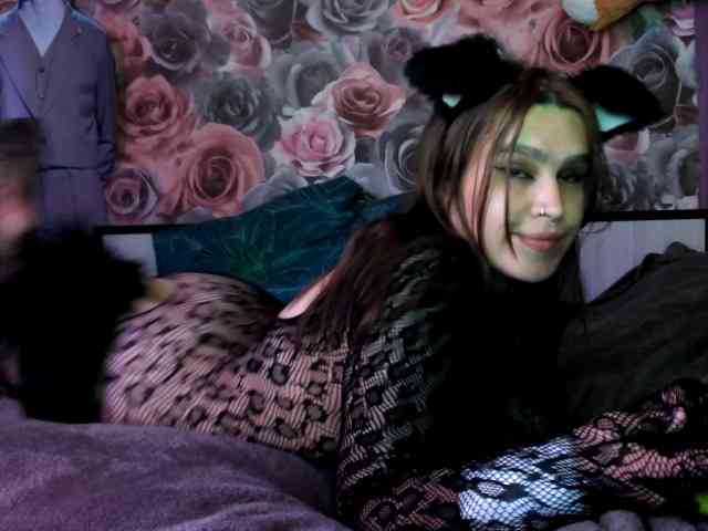 SweetPeach18 webcam