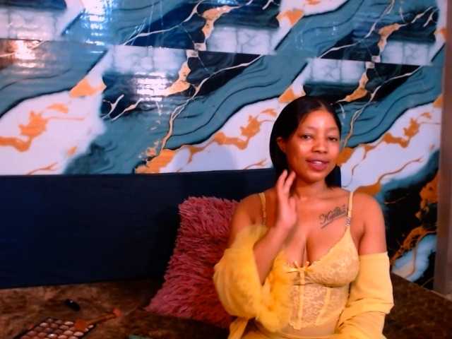 choclatelipsxxx live cam on BongaCams