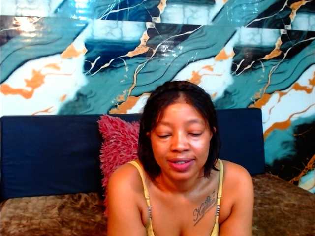 choclatelipsxxx live cam on BongaCams