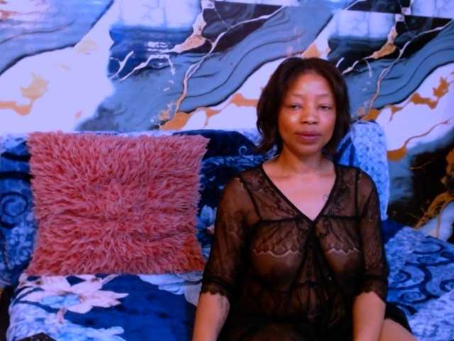 choclatelipsxxx live cam on BongaCams