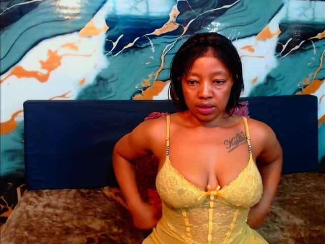 choclatelipsxxx live cam on BongaCams