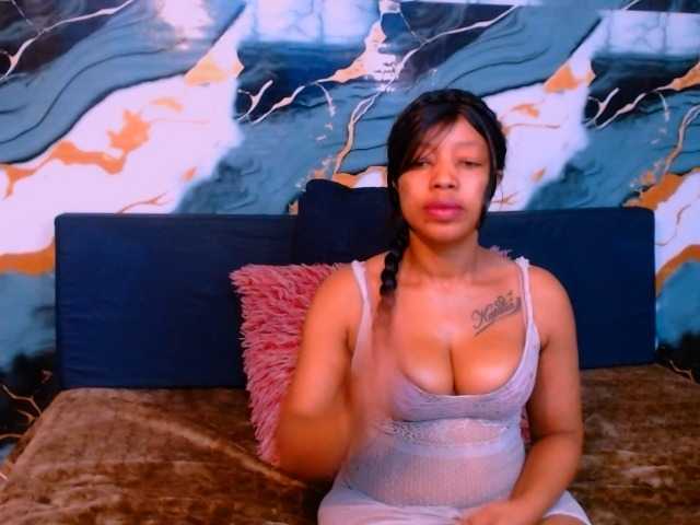 choclatelipsxxx live cam on BongaCams