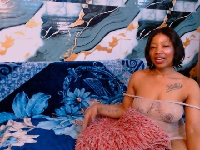 choclatelipsxxx live cam on BongaCams