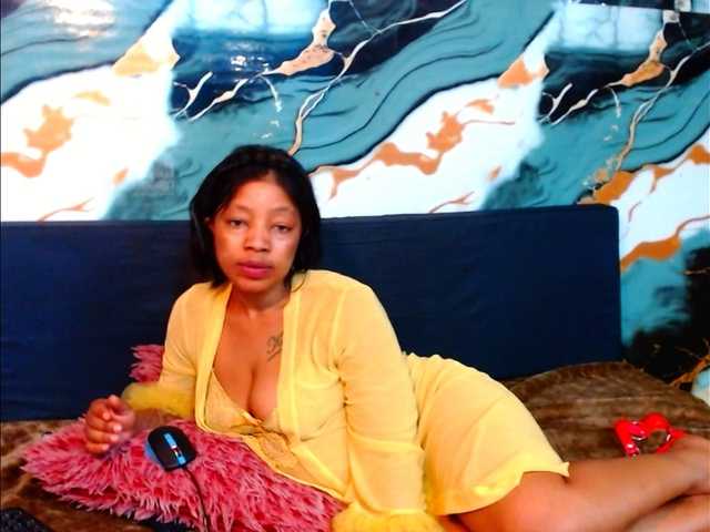 choclatelipsxxx live cam on BongaCams