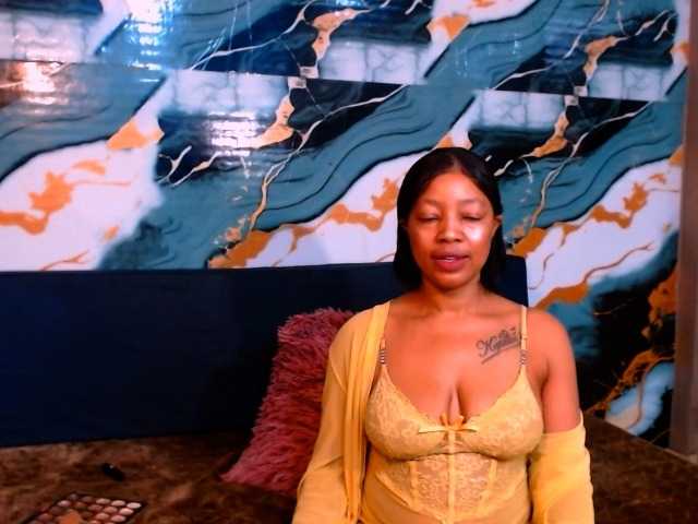 choclatelipsxxx live cam on BongaCams