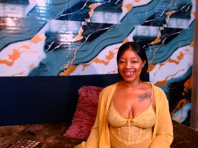 choclatelipsxxx live cam on BongaCams