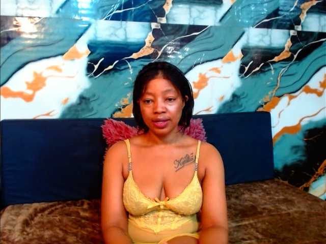 choclatelipsxxx live cam on BongaCams