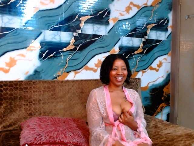 choclatelipsxxx live cam on BongaCams