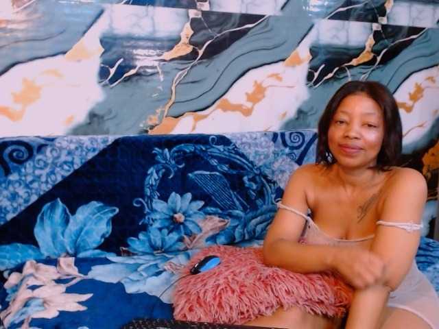 choclatelipsxxx live cam on BongaCams