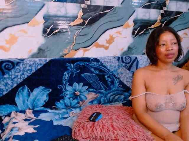 choclatelipsxxx webcam