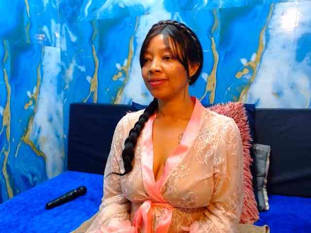choclatelipsxxx webcam