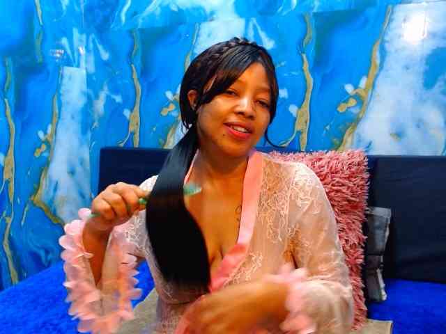 choclatelipsxxx webcam
