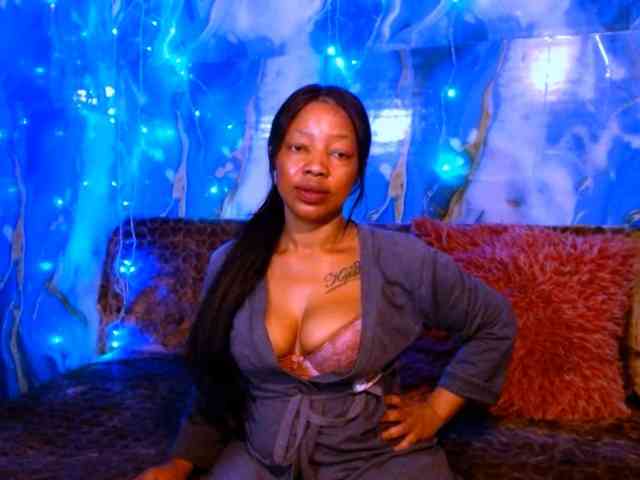 choclatelipsxxx webcam