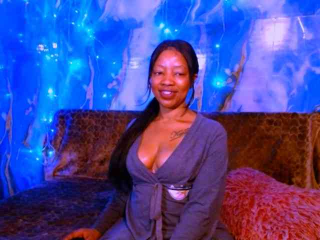 choclatelipsxxx webcam