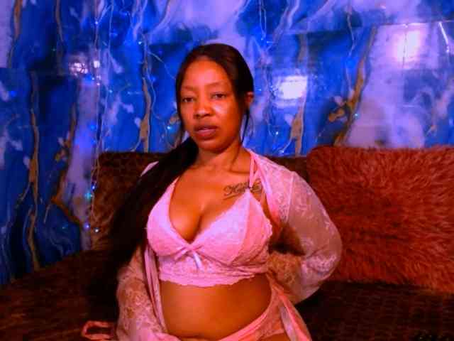 choclatelipsxxx webcam