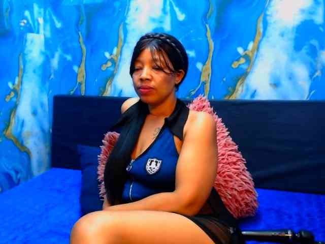 choclatelipsxxx webcam