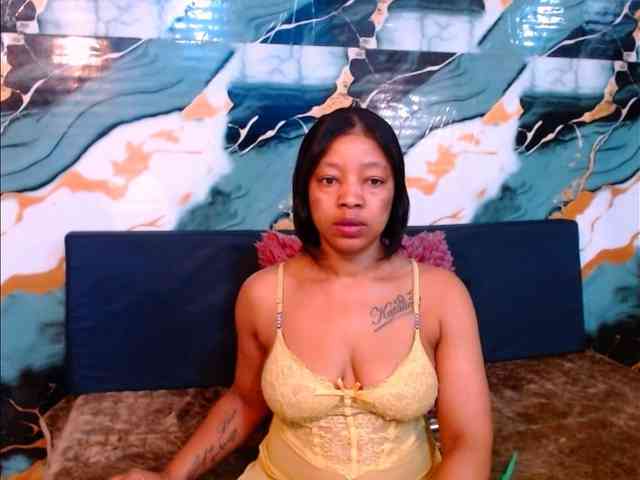 choclatelipsxxx webcam
