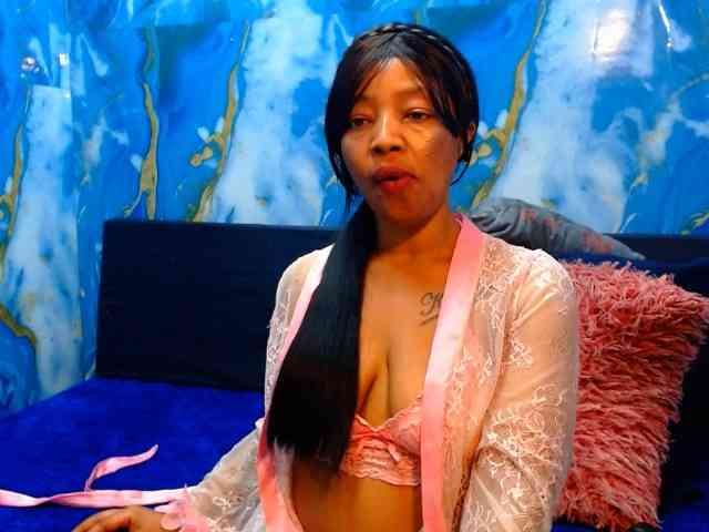 choclatelipsxxx webcam