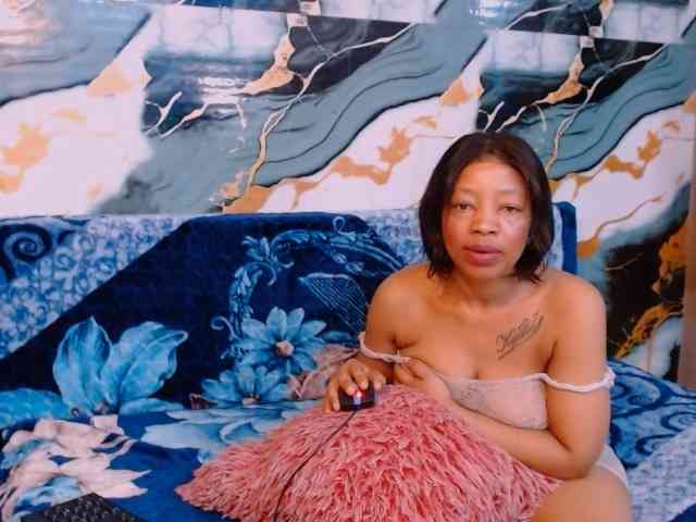choclatelipsxxx webcam