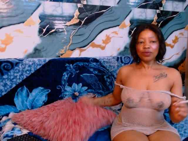 choclatelipsxxx webcam