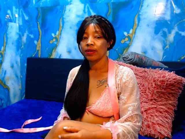 choclatelipsxxx webcam