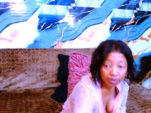 choclatelipsxxx webcam